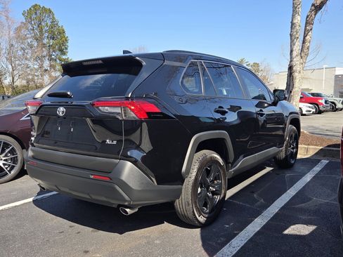 Used 2024 Toyota RAV4 XLE w/ Convenience Package image 6