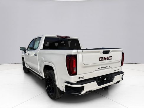 Used 2023 GMC Sierra 1500 Denali w/ Denali Reserve Package AWD/4WD image 3