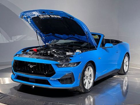 Used 2025 Ford Mustang GT Premium image 29