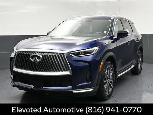 Certified 2026 INFINITI QX60 Luxe w/ Family Package AWD/4WD image 3
