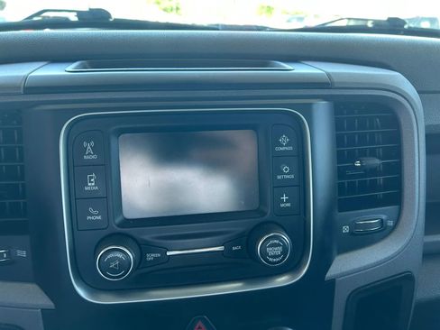 Used 2018 RAM 1500 Express AWD/4WD image 19