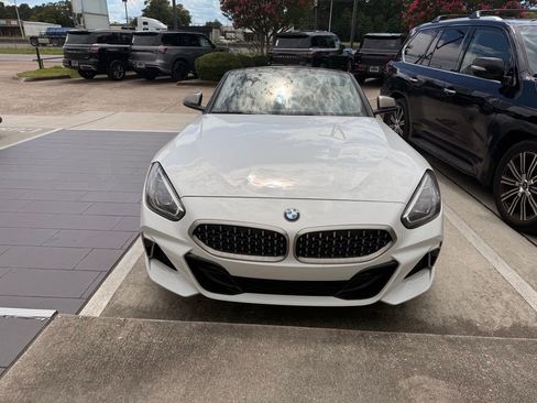 Used 2020 BMW Z4 M40i w/ Executive Package RWD image 2