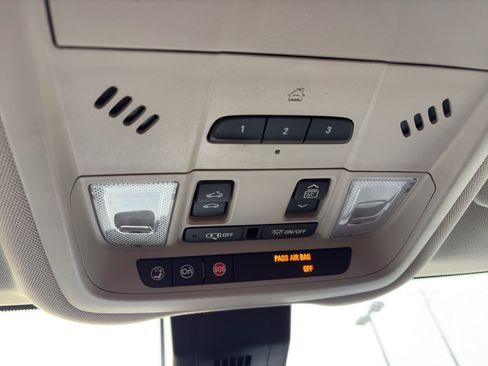 Used 2019 GMC Terrain Denali w/ Advanced Safety Package image 28