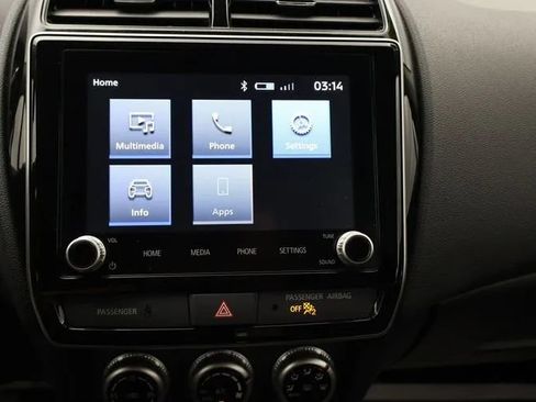 Used 2025 Mitsubishi Outlander Sport LE AWD/4WD image 31