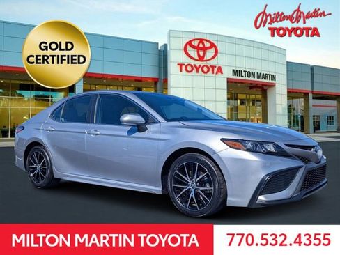 Certified 2024 Toyota Camry SE image 1