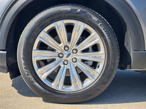 Used 2022 Ford Explorer Limited w/ Limited Technology Package image 11