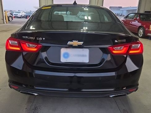 Used 2017 Chevrolet Malibu Premier w/ Driver Confidence Package FWD image 4