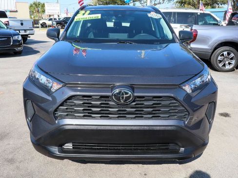 Used 2021 Toyota RAV4 LE image 9