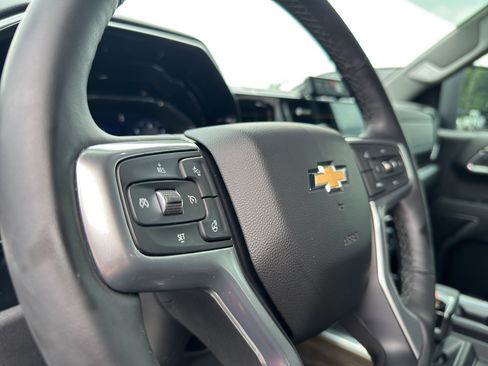 Used 2025 Chevrolet Silverado 1500 LT w/ Z71 Off-Road Package AWD/4WD image 17