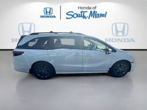 New 2026 Honda Odyssey Touring image 8