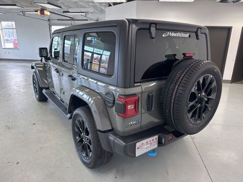 Used 2023 Jeep Wrangler Unlimited Sahara w/ Cold Weather Group image 8