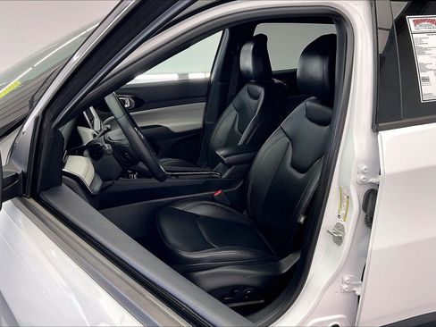 Used 2024 Jeep Compass Limited AWD/4WD image 17