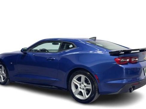 Used 2019 Chevrolet Camaro LT RWD image 4