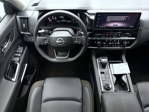 New 2026 Nissan Pathfinder Platinum image 13