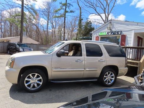 Used 2007 GMC Yukon Denali image 8