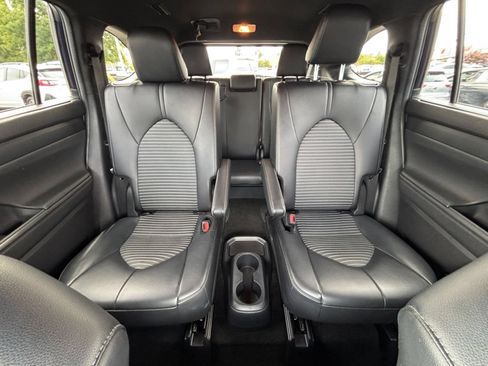 Used 2024 Toyota Highlander XSE FWD image 37