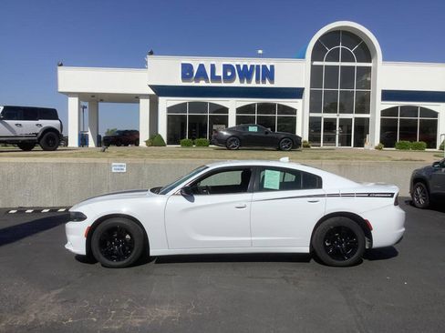 Used 2023 Dodge Charger SXT image 4
