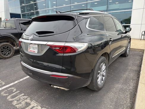 Used 2023 Buick Enclave Essence FWD image 3