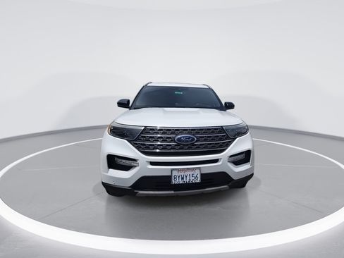 Used 2021 Ford Explorer King Ranch w/ Premium Technology Package RWD image 3