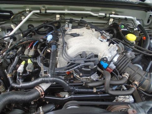 Used 2002 Nissan Frontier XE AWD/4WD image 24