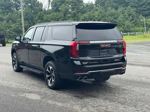 Used 2025 GMC Yukon XL AT4 AWD/4WD image 6