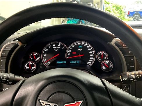 Used 2005 Chevrolet Corvette Convertible w/ Preferred Equipment Group RWD image 13