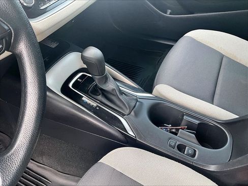 Used 2025 Toyota Corolla LE w/ LE Premium Package FWD image 20