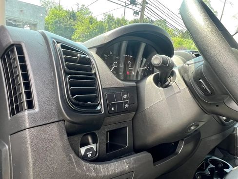 Used 2025 RAM ProMaster 2500 w/ Convenience Group FWD image 12