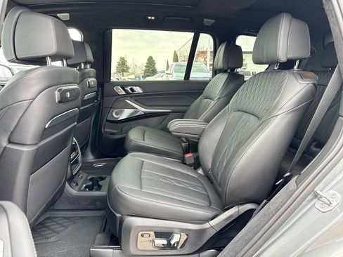 Used 2025 BMW X7 M60i image 26