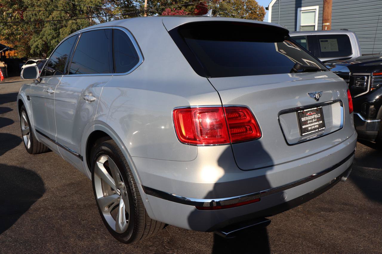 Used 2018 Bentley Bentayga AWD/4WD image 3