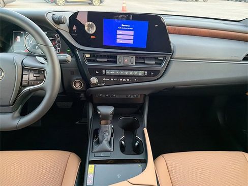 New 2025 Lexus ES 350 w/ Premium Package image 19