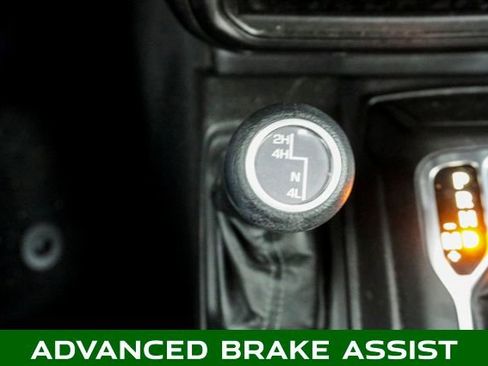 Used 2025 Jeep Gladiator Sport image 16