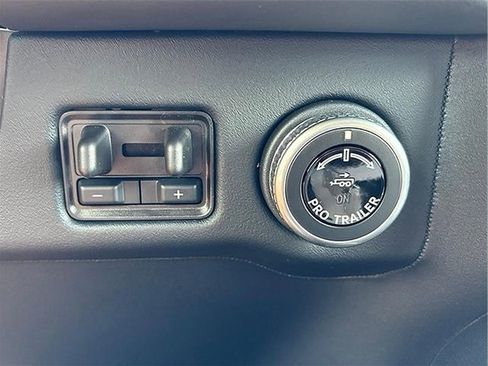 New 2025 Lincoln Navigator Reserve image 13