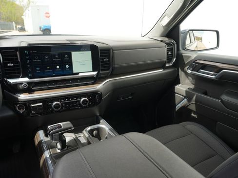 Used 2024 Chevrolet Silverado 1500 RST AWD/4WD image 21
