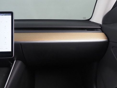 Used 2018 Tesla Model 3 Long Range image 36