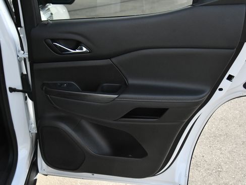 Used 2023 GMC Acadia SLT image 44