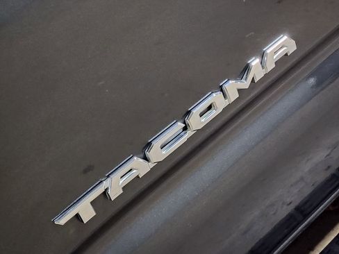 Used 2020 Toyota Tacoma SR5 image 25