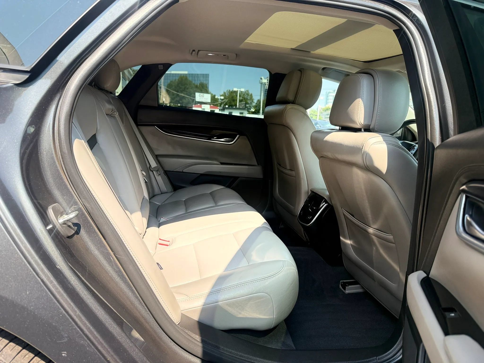 Used 2013 Cadillac XTS Luxury w/ Driver Awareness Package FWD image 34