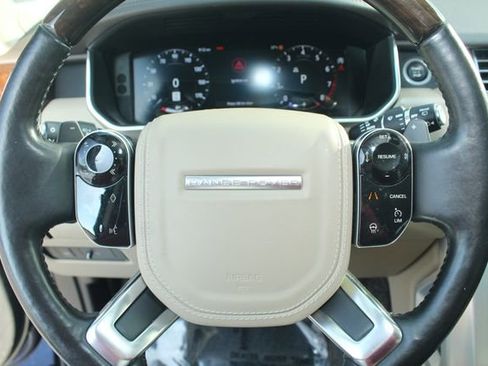 Used 2020 Land Rover Range Rover HSE image 18
