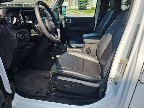 Used 2024 Jeep Wrangler Unlimited Rubicon 4xe AWD/4WD image 19