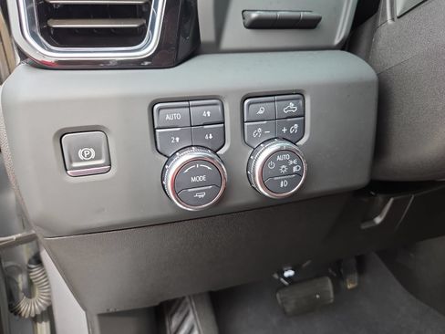 Used 2025 GMC Sierra 3500 Denali Ultimate AWD/4WD image 11