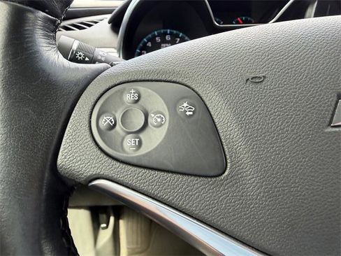 Used 2017 Chevrolet Impala LT w/ Convenience Package image 29