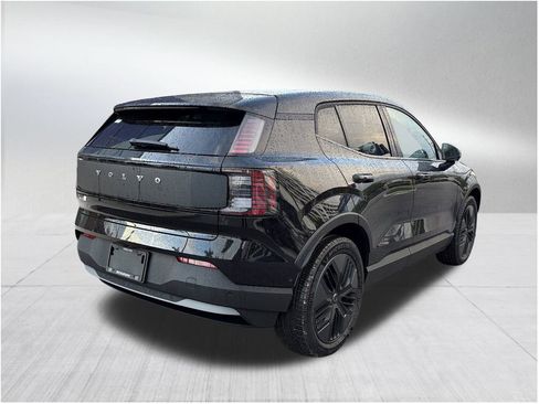 New 2026 Volvo EX30 Cross Country Ultra image 5
