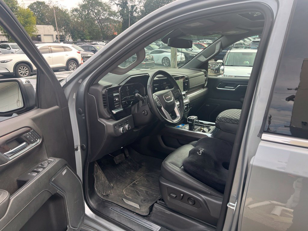 Used 2023 GMC Sierra 1500 SLT w/ SLT Premium Plus Package AWD/4WD image 11