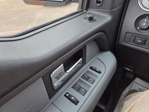 Used 2013 Ford F150 XLT w/ XLT Chrome Pkg image 27