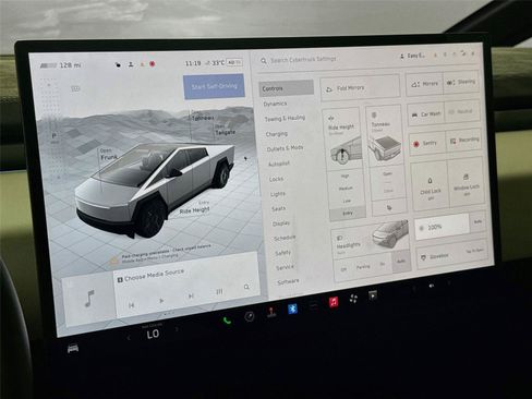 Used 2024 Tesla Cybertruck Cyberbeast AWD/4WD image 17