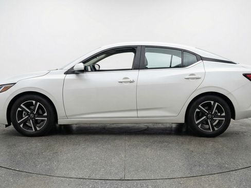 Used 2025 Nissan Sentra SV image 5