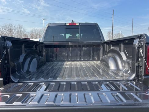 New 2026 RAM 1500 Express AWD/4WD image 9