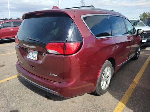 Used 2017 Chrysler Pacifica Limited w/ Advanced Safetytec Group image 7