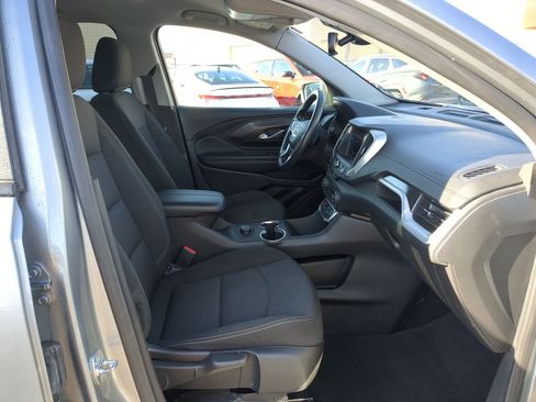Used 2024 GMC Terrain SLE image 33